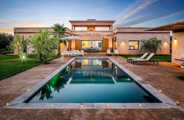 Villa Salamouni - Six Bedroom Villa, Sleeps 12