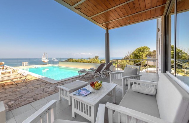 Villa Serenity - With Private Heated Pool
