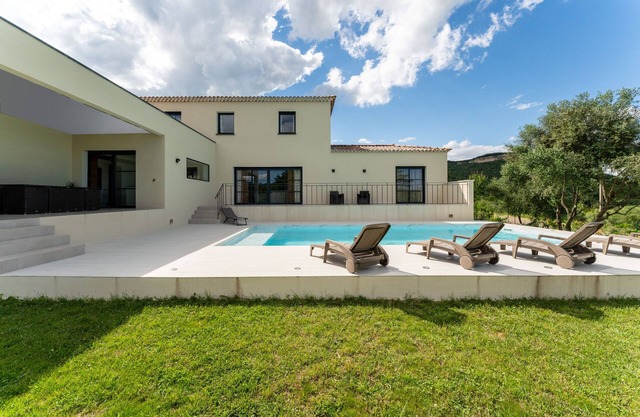 Villa 'Spacieuse Et Accueillante' with Pool, Terrace & Wi-Fi