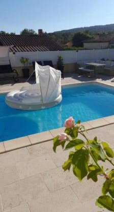 Villa tout confort en Provence avec Piscine, ainsi qu'un parking privé