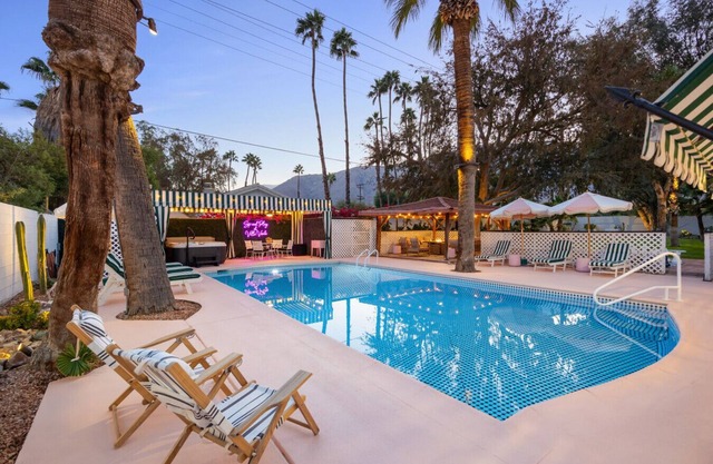 Villa Verde Estate: Private Pool, Hot Tub, EV Charger, Allows Pets