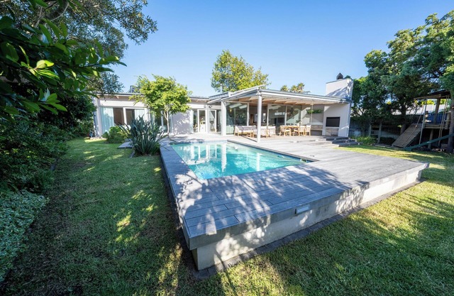 Villa Verdot – Exclusive Holiday Home with Heated Pool, Playground & BBQ Terrace