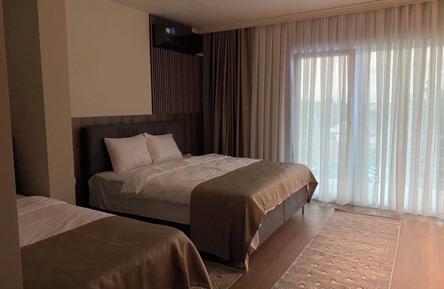 Villa Vratnica - Restaurant & Apartments