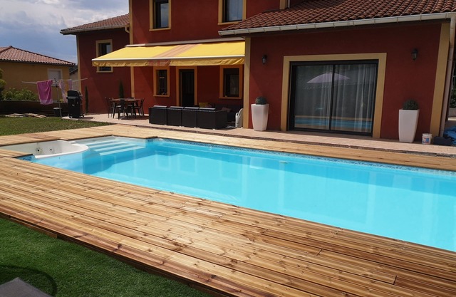 VILLA WITH SWIMMING POOL 15 min from LYON