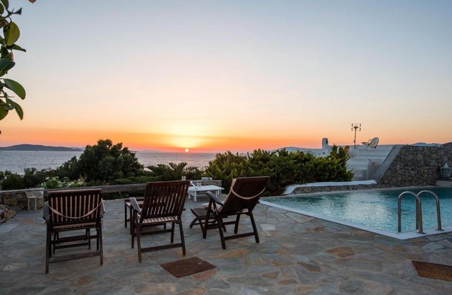 Villa Waves