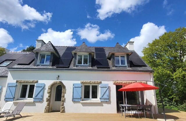 Villa with indoor heated pool, ideally located 20 minutes from the beach
