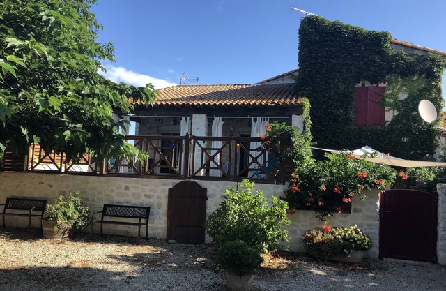 Villa with pool near Alpilles