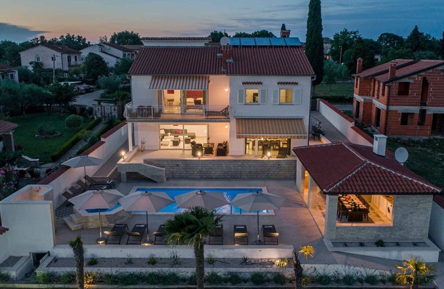 Villa with pool, whirlpool and sauna
