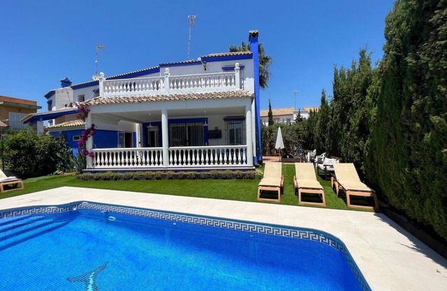 Villa with private swimming pool, parking and BBQ area 100 meters from the beach