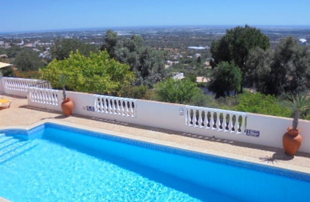 Villa with private pool, beautiful views towards the coast, terraces and air-con