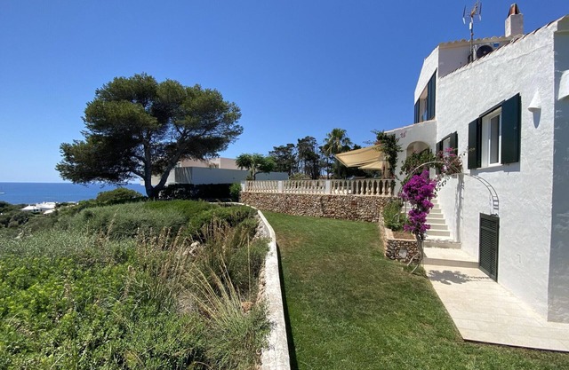 Villa with sea views, 4 bedrooms, free WIFI