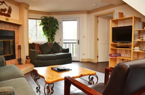 Village Chateaux 1053 by Great Western Lodging
