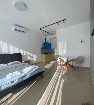 Viridian Three Accommodation, Studio 1