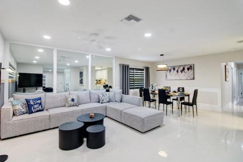 Vista Azul is a Lake house with pool, gym, fishing dock and more!