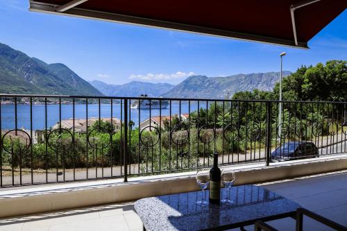 VistaPool Residence Kotor