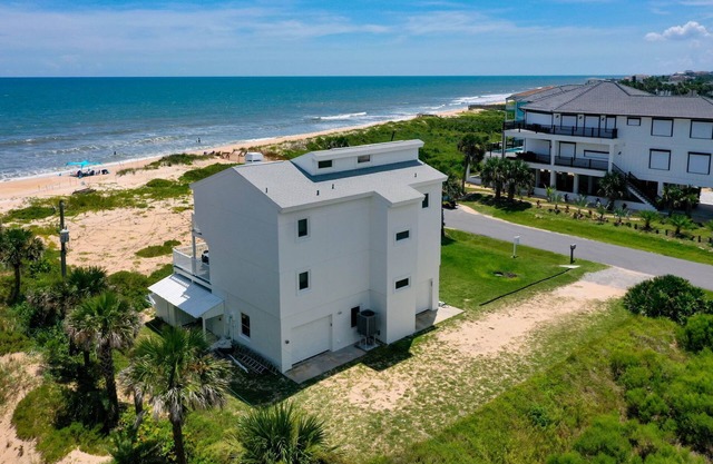 Vitamin Sea Oceanfront Home! Seconds to the surf and sand!