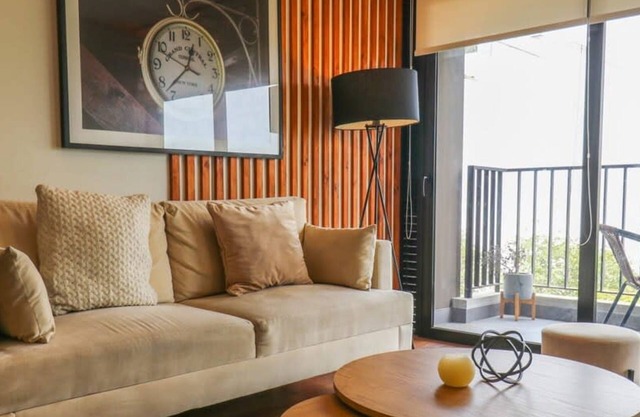 w Fascinating 1BR With Balcony in Miraflores