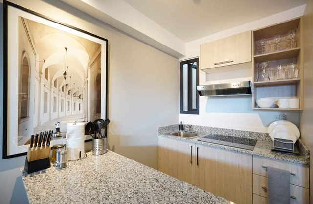 w Lovely Loft in Santa Ana