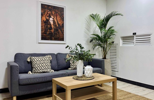 w Marvelous Loft w Fantastic Balcony in Cali