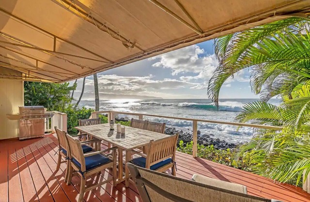 Waimea Bay Getaway - Beachfront | AC