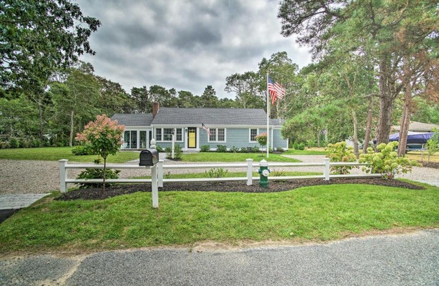 Walk to Beach Home with Grill in South Yarmouth