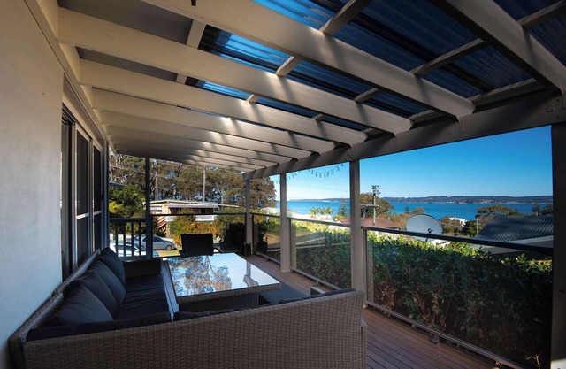 Walk to Beach, Pet-Friendly, Wifi | Coastal Escape