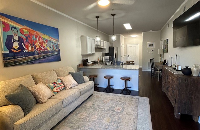 Walk to Campus, Cotton District, and Downtown!