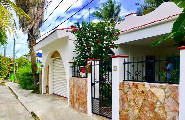 Walk to Caribbean Beach from Isla Mujeres Studio with Kitchenette