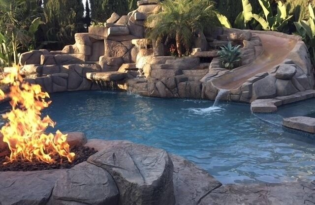 WALK TO DISNEY! SALT POOL W/25 FOOT SLIDE & SPA-Fully Remodeled & Themed