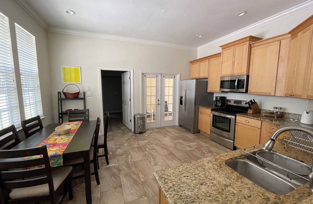 Walk to food, drink and fun! Spacious 3-bedroom townhome in Haile Village