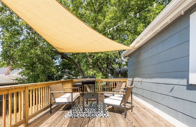 Walkable Home in Village of West GVL!