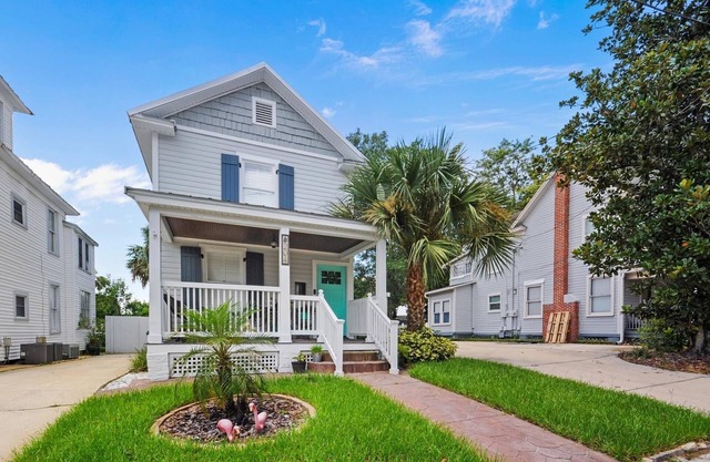Walkable to Downtown DeLand & Stetson University - Beach 30-45 Minute Drive