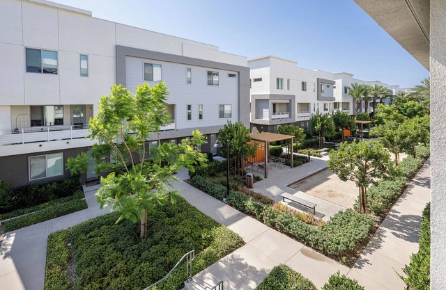 Walking distance to Angle Stadium and Near Disneyland