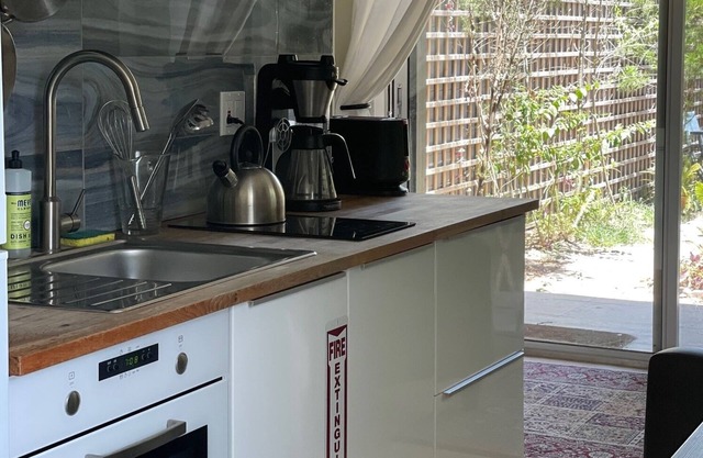 Walking distance to Historic Downtown and Attractions
