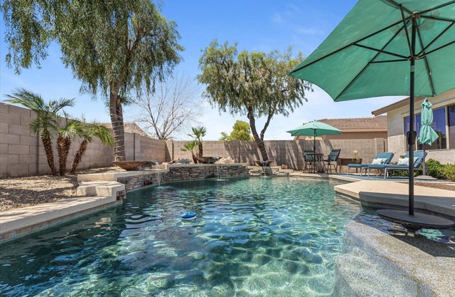 Walking distance to Westgate 4bd