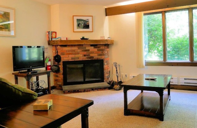 Walkout this trailside, Bromley's Bower House condo