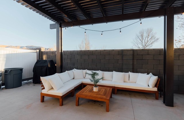 Water Canyon, So Zion, 4bed, 3Bath, Hot Tub, Deck, Fire Pit
