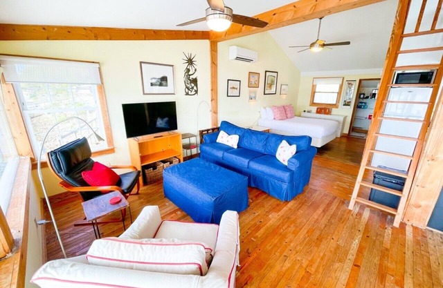 Water Lover's Retreat, quiet getaway for 2