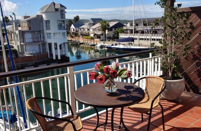 WATERFRONT 15 QUAY WEST