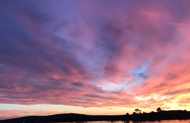 Waterfront 2 Bed 2 bath, Woodstove + INCREDIBLE VIEWS right on Bodega Bay!