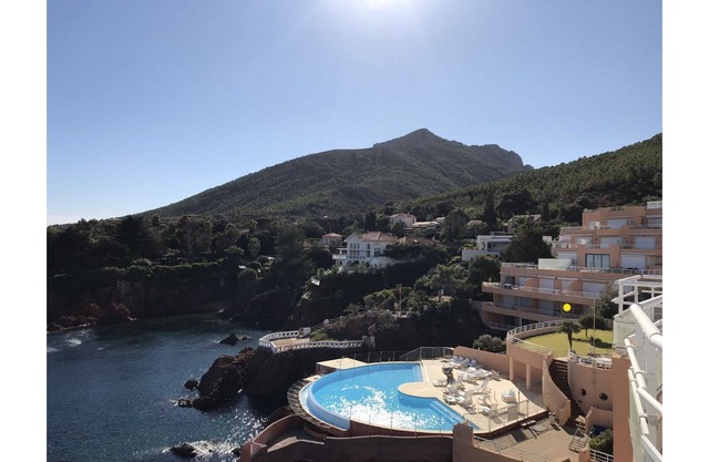 WATERFRONT apartment in Côte d'AZUR 3 rooms