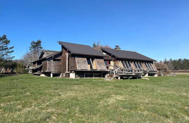 Waterfront Architectural Gem on Acreage w/Hot Tub
