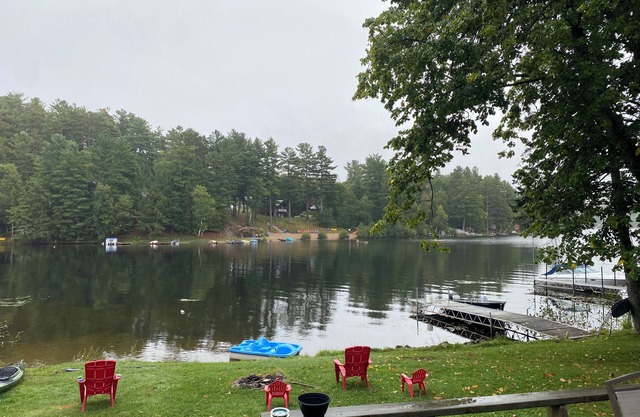 Waterfront Bancroft Cottage - Family friendly waterfront