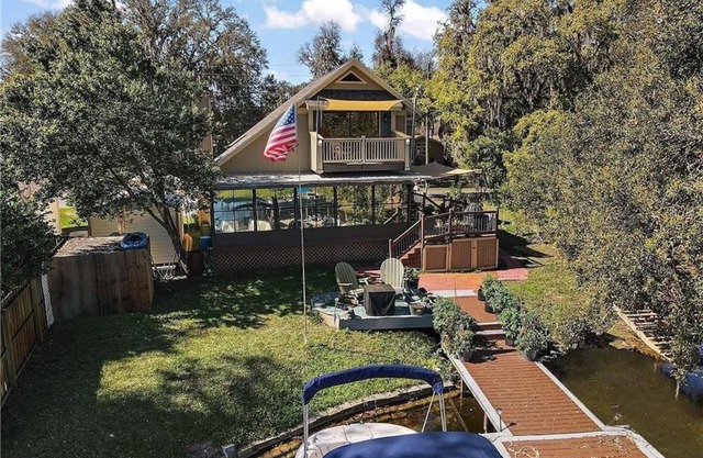Waterfront Chalet home on Hernando lake chain