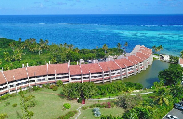 Waterfront Condominium Complex with Beautiful Sea Views 3 Bedroom 3 Bath
