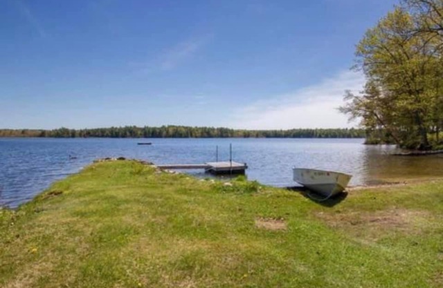 Waterfront, dog-friendly home on Damariscotta Lake with sunrise view