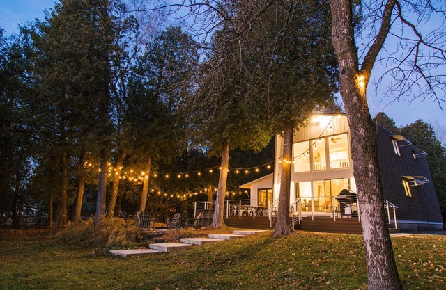 Waterfront Door County Getaway | Cozy Cabin Vibes