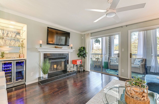 Waterfront Lake Norman Retreat w/Pool Access!