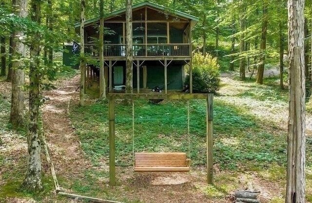 Waterfront oasis perfect for couples or fishermen.