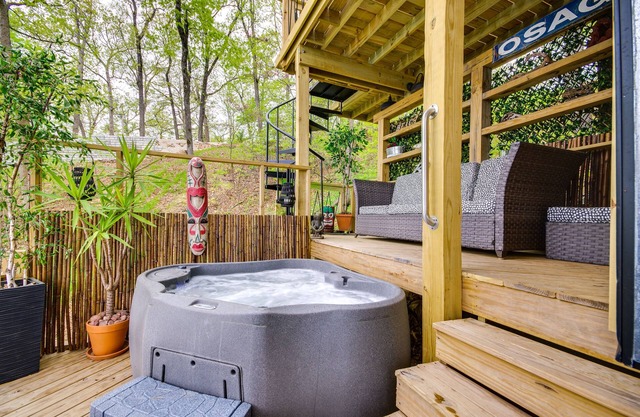Waterfront Ozarks Home w/Hot Tub, Bar & Dock